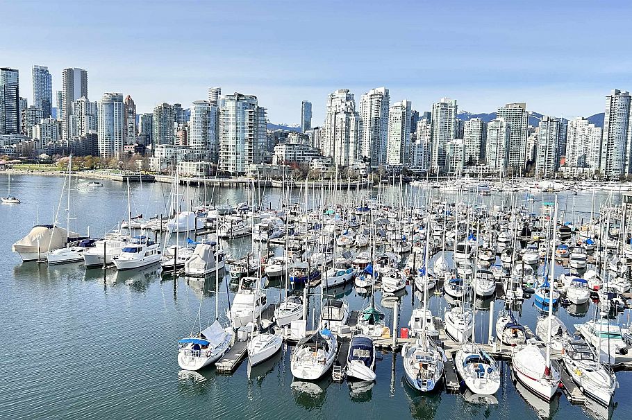 315 674 Leg In Boot Square Vancouver, BC - 31