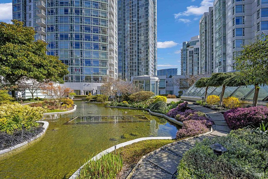 1707 1199 Marinaside Crescent Vancouver, BC - 25
