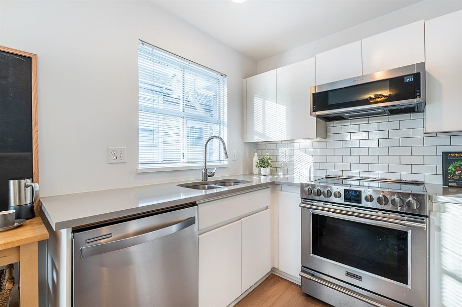 302 655 W 13th Avenue Vancouver, BC - 16