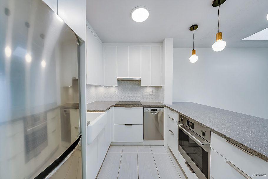 303 1545 E 2nd Avenue Vancouver, BC - 5