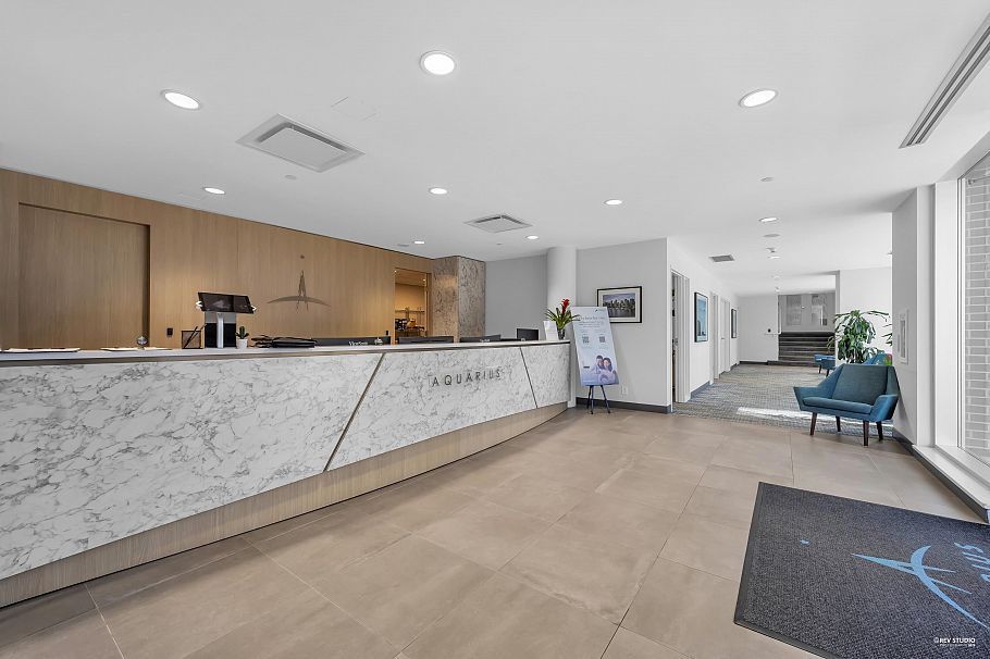 1707 1199 Marinaside Crescent Vancouver, BC - 36