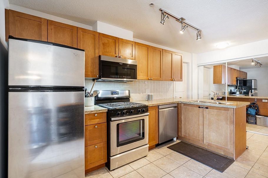 310 2636 E Hastings Street Vancouver, BC - 8