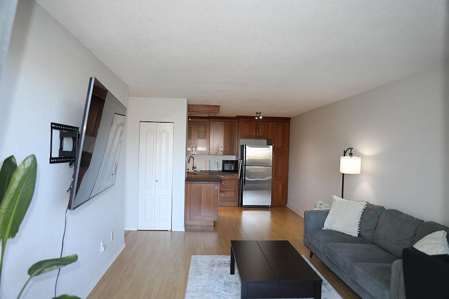 615 774 Great Northern Way Vancouver, BC - 3