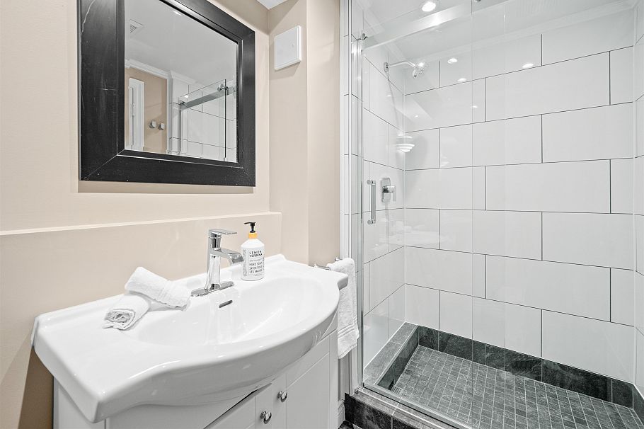 4622 Cove Cliff Road North Vancouver, BC - 31