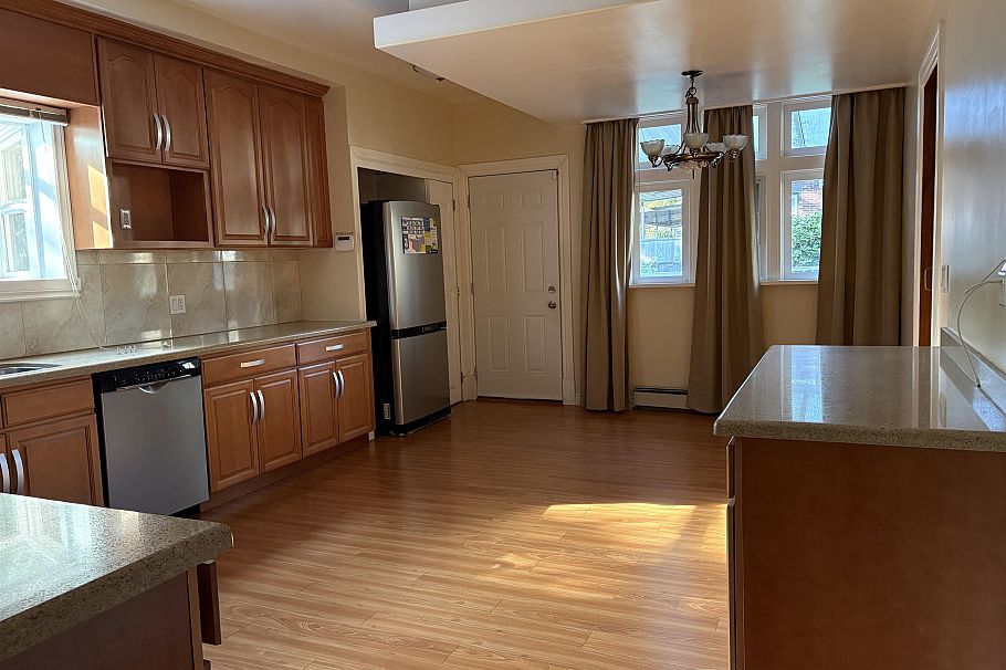 1603 W 49th Avenue Vancouver, BC - 15