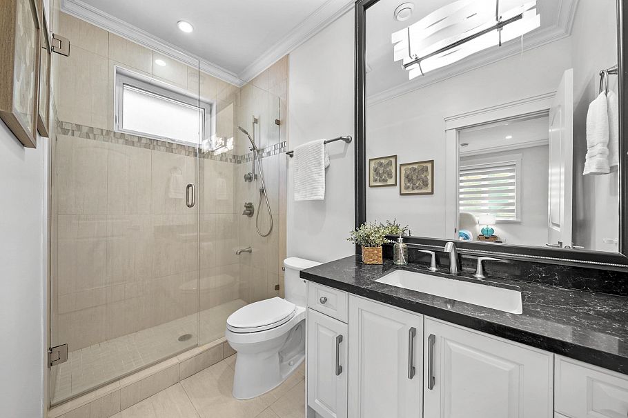 3339 W 27th Avenue Vancouver, BC - 24