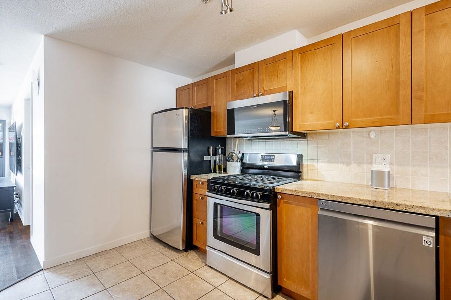 310 2636 E Hastings Street Vancouver, BC - 11