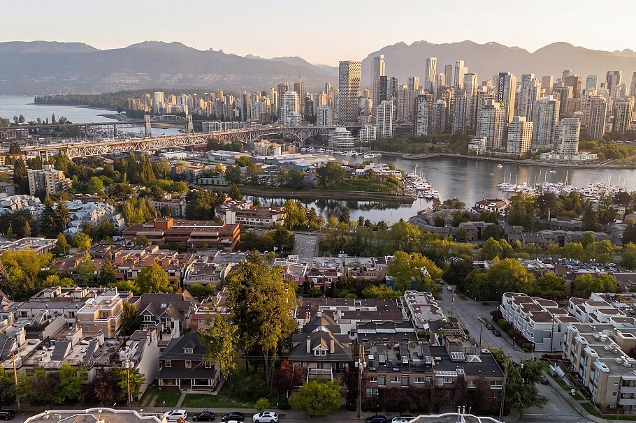 1229 W 8th Avenue Vancouver, BC - 29