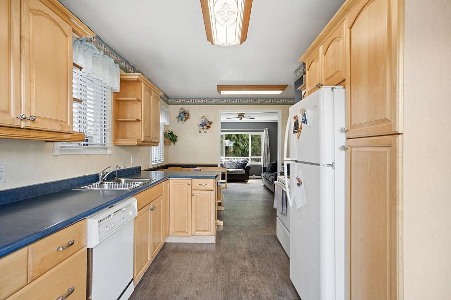 1861 E Kent Avenue North Avenue Vancouver, BC - 8