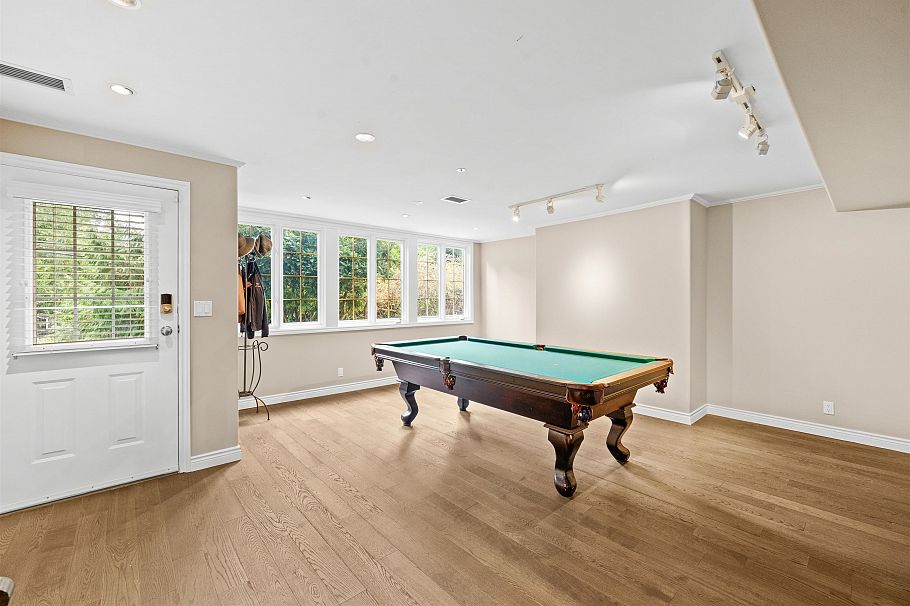 4622 Cove Cliff Road North Vancouver, BC - 30