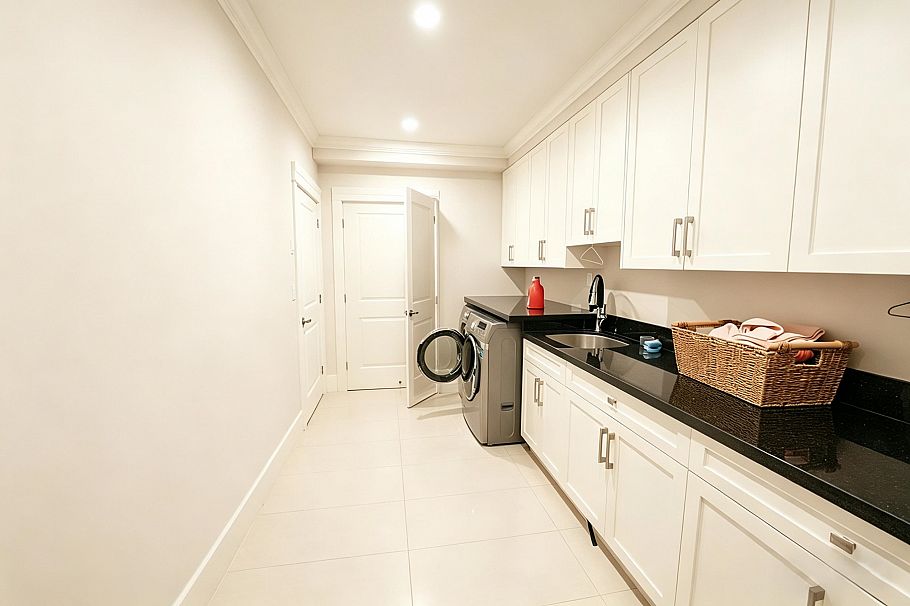 4056 W 30th Avenue Vancouver, BC - 26