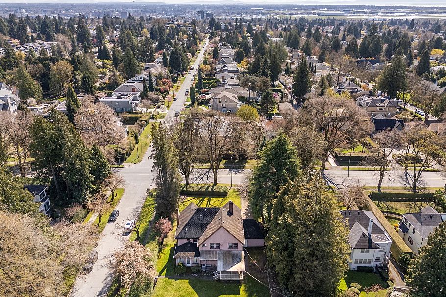 1603 W 49th Avenue Vancouver, BC - 9