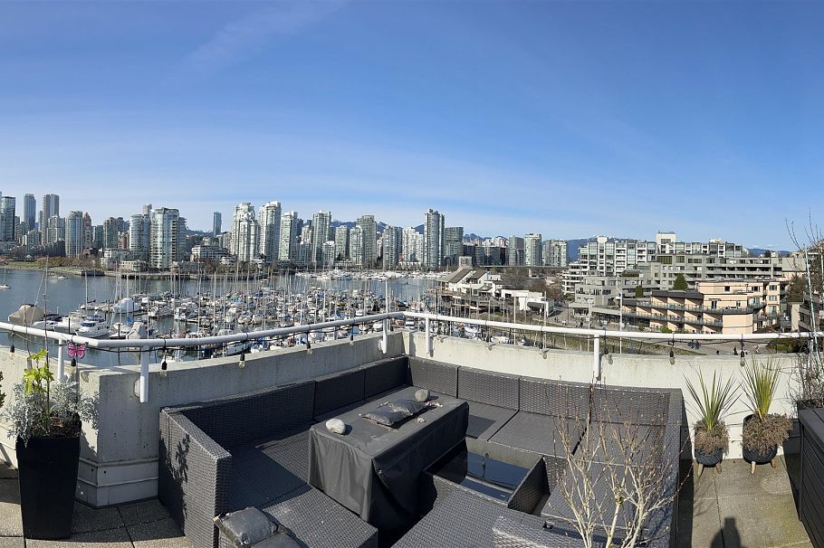 315 674 Leg In Boot Square Vancouver, BC - 30