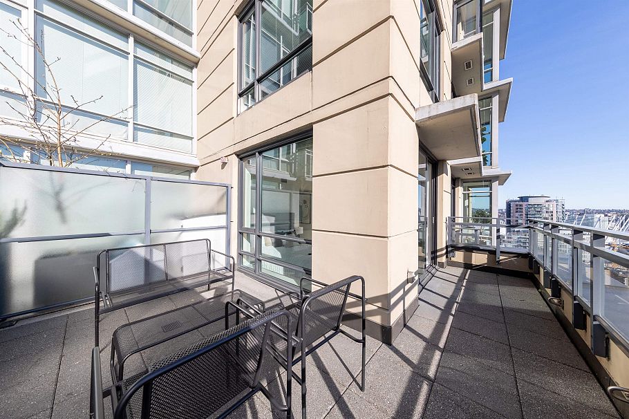 2601 788 Richards Street Vancouver, BC - 1