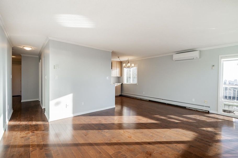 318 3080 Lonsdale Avenue North Vancouver, BC - 4