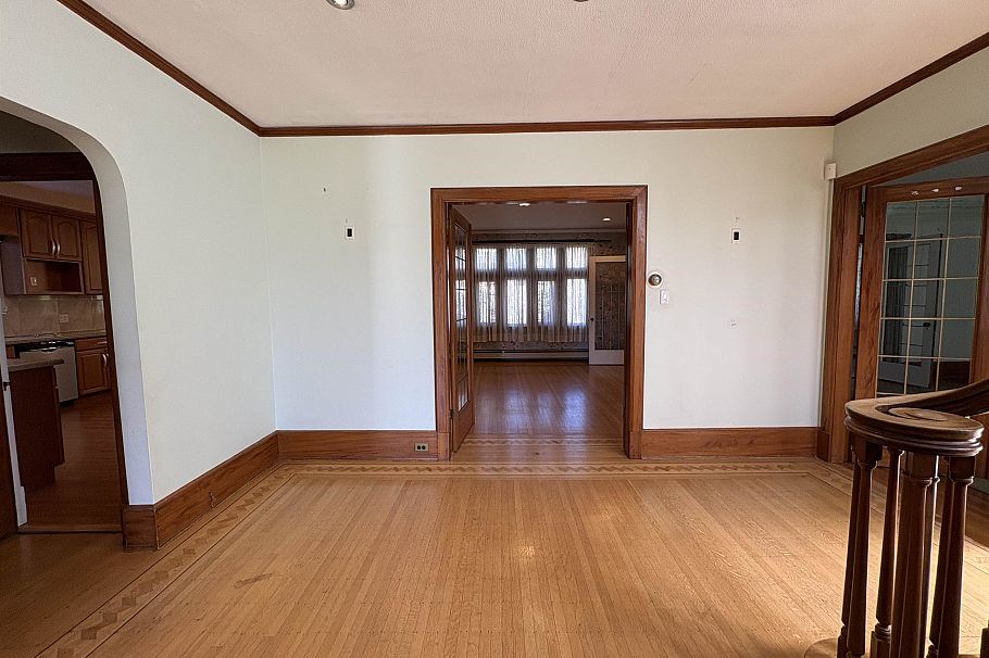 1603 W 49th Avenue Vancouver, BC - 11