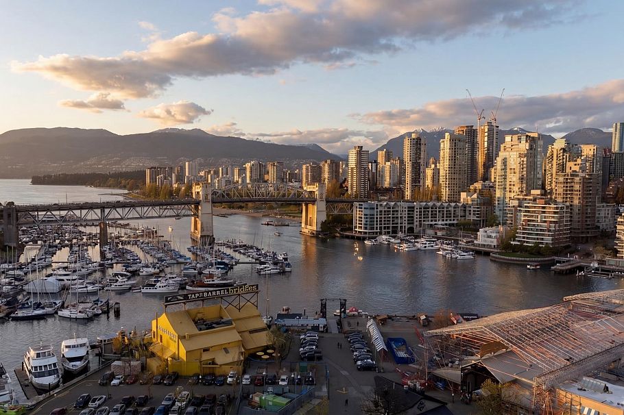 1229 W 8th Avenue Vancouver, BC - 34