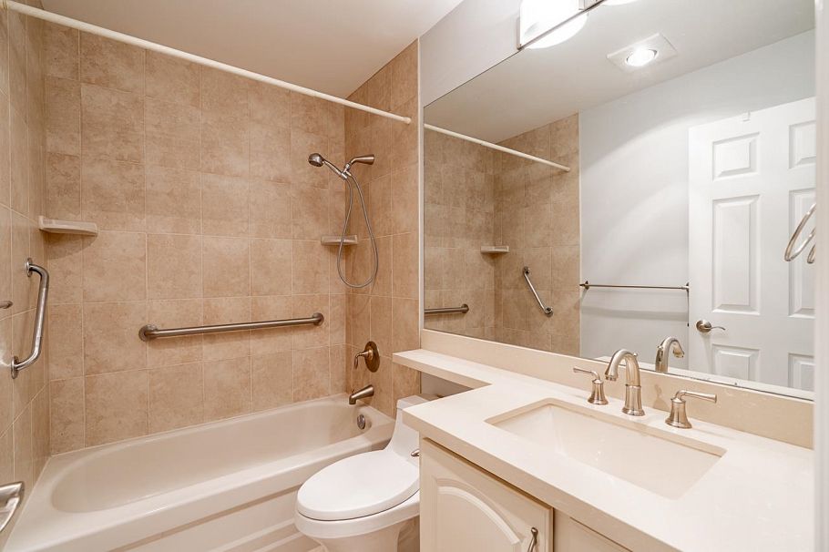 318 3080 Lonsdale Avenue North Vancouver, BC - 16