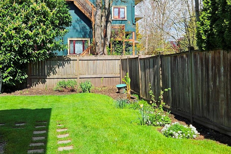 1745 Graveley Street Vancouver, BC - 17