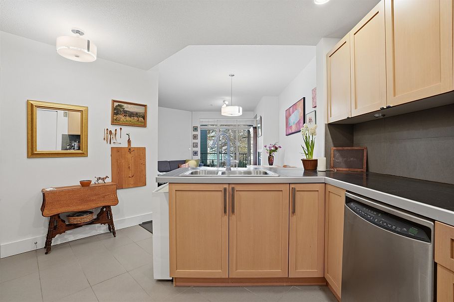 303 5779 Birney Avenue Vancouver, BC - 8