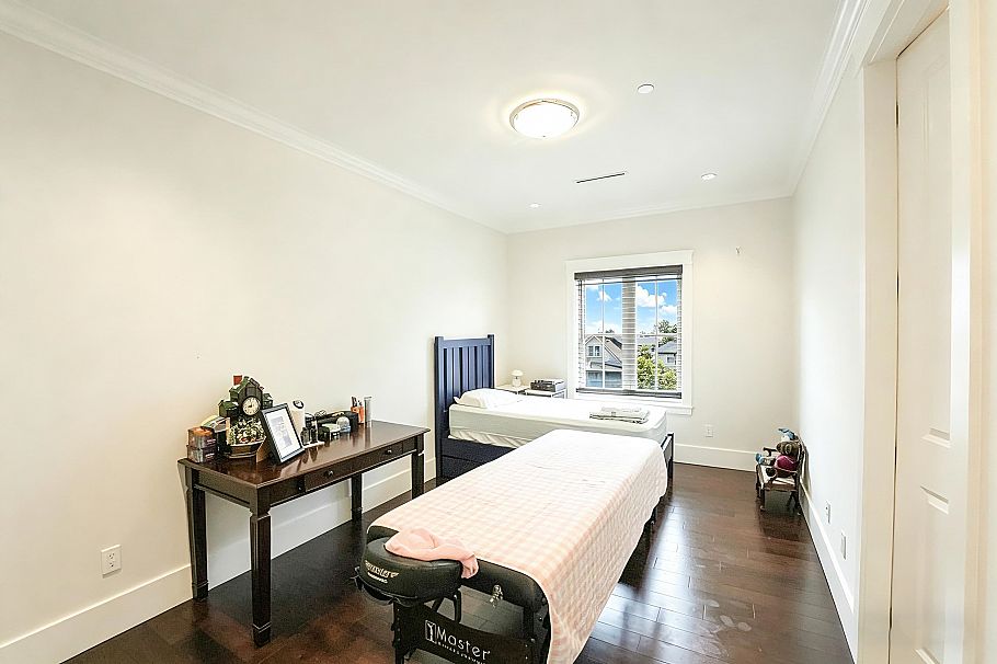 4056 W 30th Avenue Vancouver, BC - 19