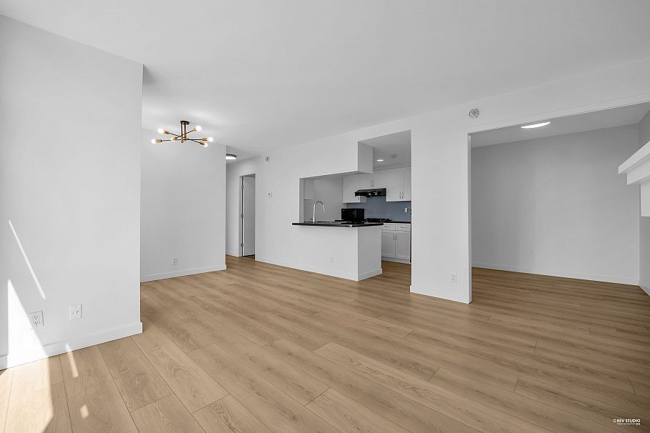 1707 1199 Marinaside Crescent Vancouver, BC - 6
