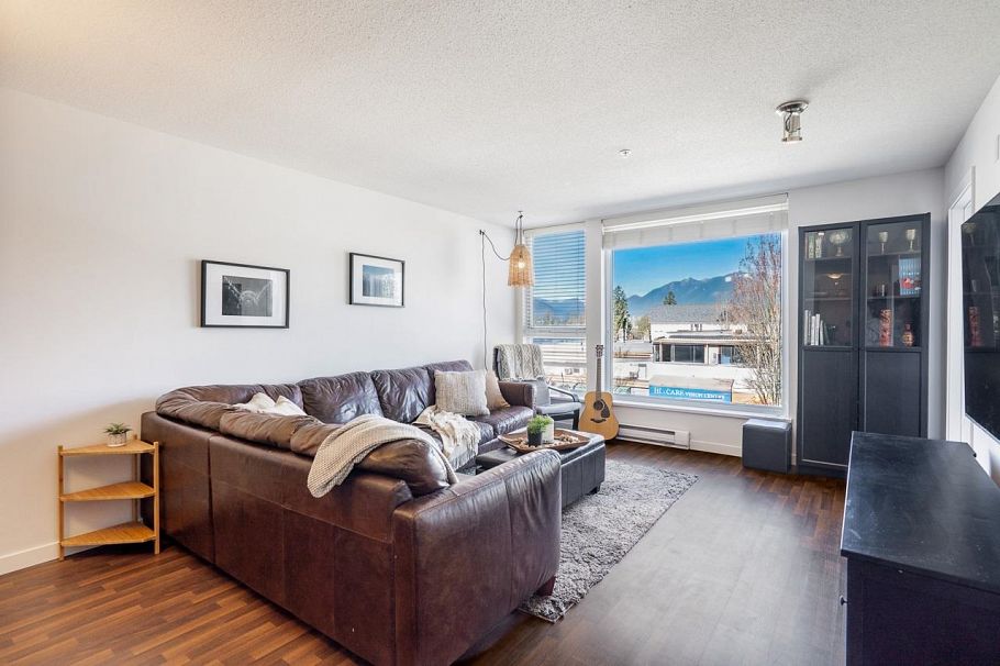 310 2636 E Hastings Street Vancouver, BC - 3