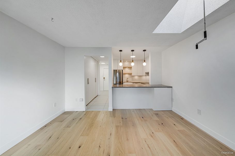 303 1545 E 2nd Avenue Vancouver, BC - 9