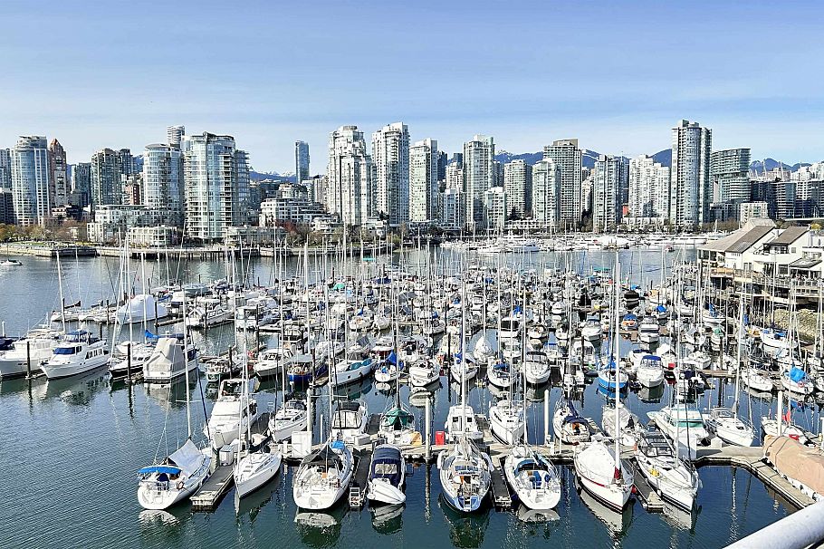 315 674 Leg In Boot Square Vancouver, BC - 1