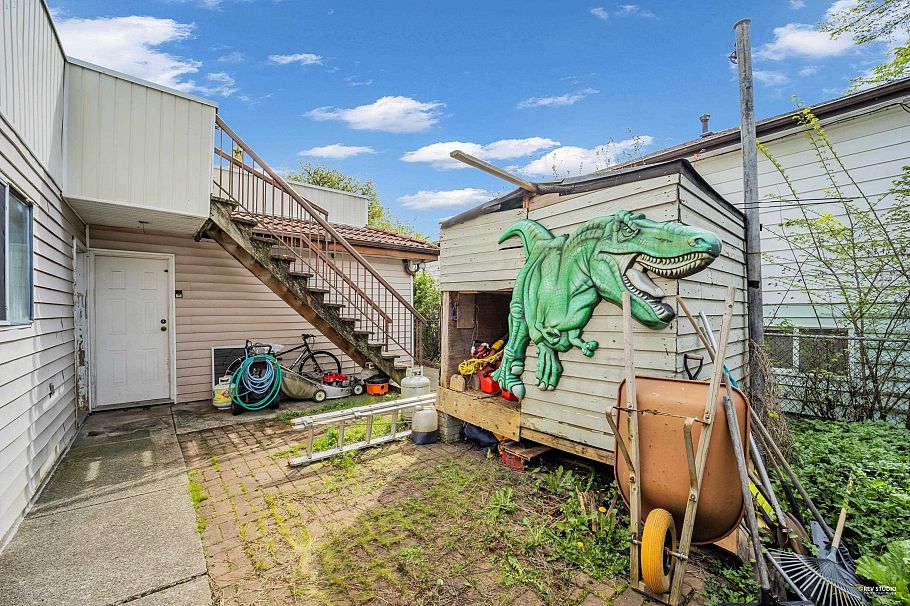 3088 School Avenue Vancouver, BC - 36