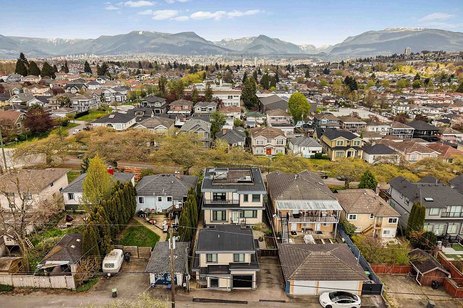 3128 Graveley Street Vancouver, BC - 38