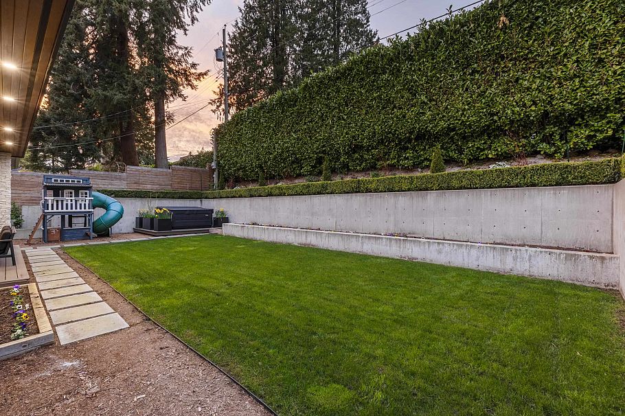 976 Melbourne Avenue North Vancouver, BC - 31