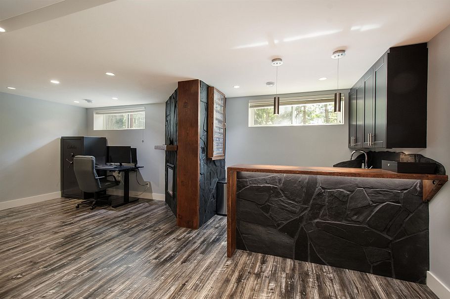 2551 Hyannis Point North Vancouver, BC - 37