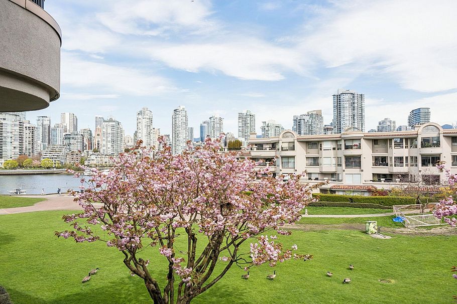 311 1869 Spyglass Place Vancouver, BC - 14