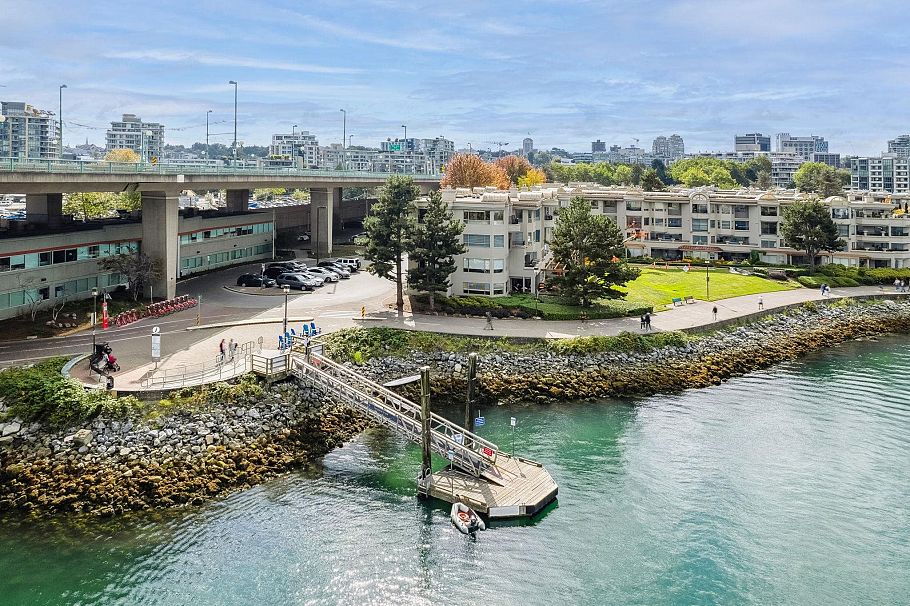 311 1869 Spyglass Place Vancouver, BC - 24