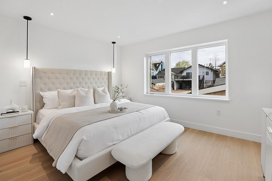 2 2130 E 2 Avenue Vancouver, BC - 6