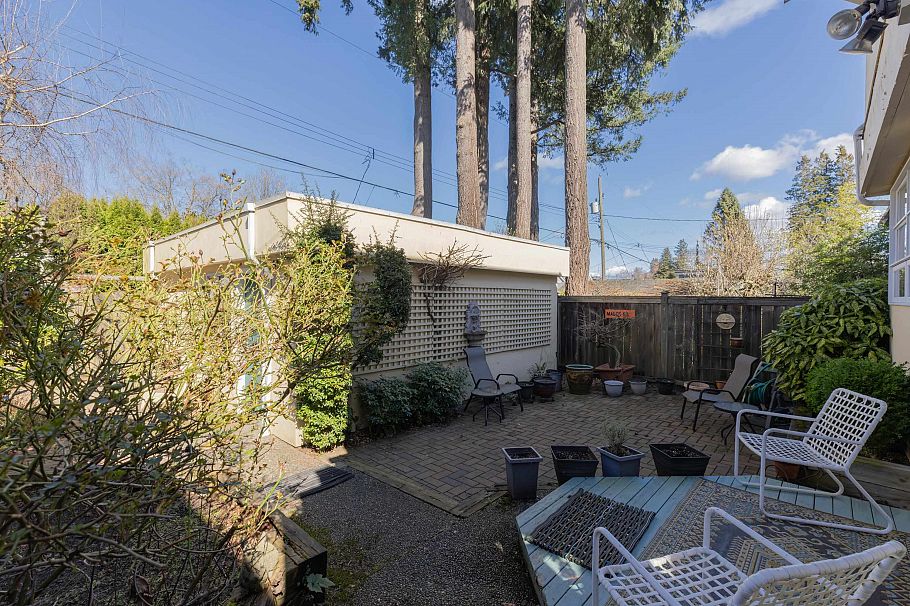 4367 W 15th Avenue Vancouver, BC - 34