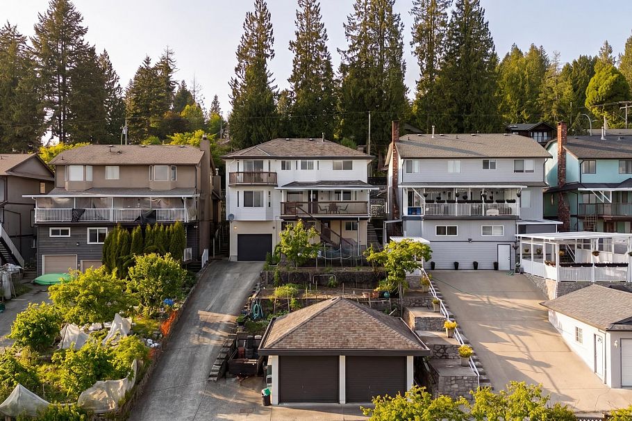 547 Tempe Crescent North Vancouver, BC - 24