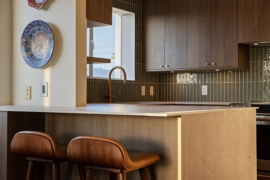 306 2469 Cornwall Avenue Vancouver, BC - 1