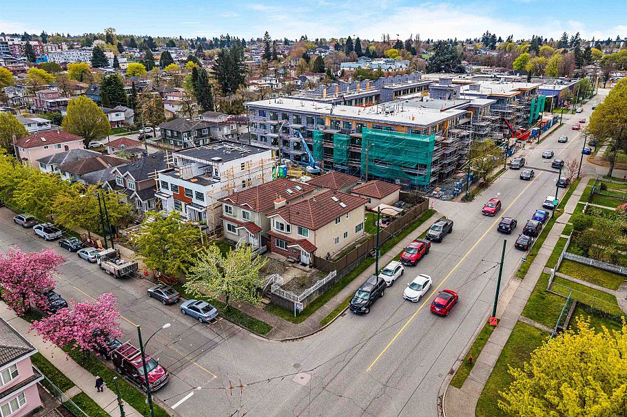 2808 Horley Street Vancouver, BC - 28