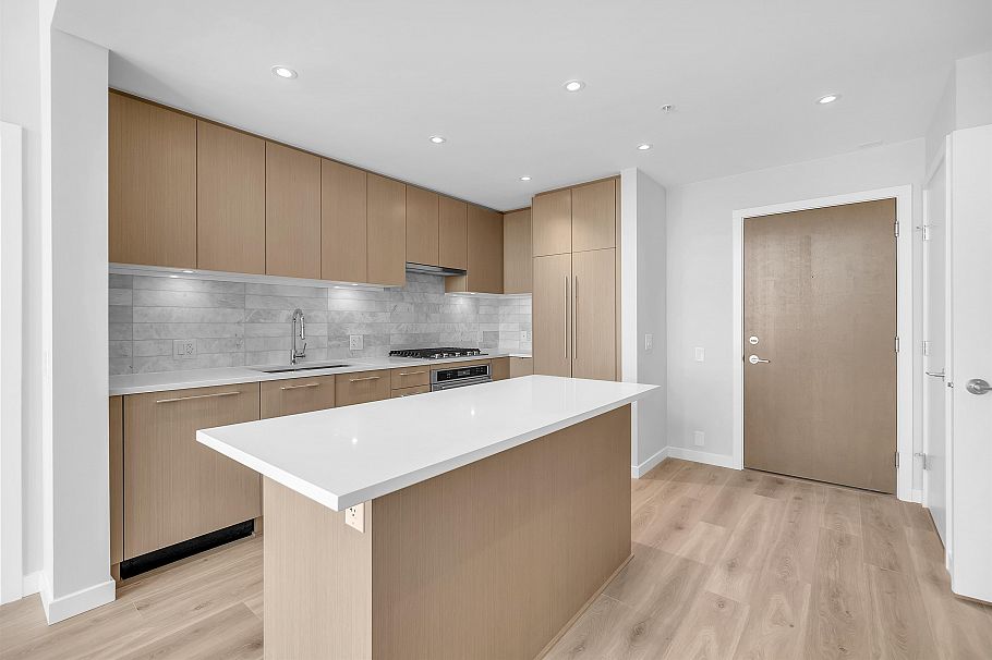 605 110 E 17TH STREET, North Vancouver BC V7L 0K4 North Vancouver, BC - 3