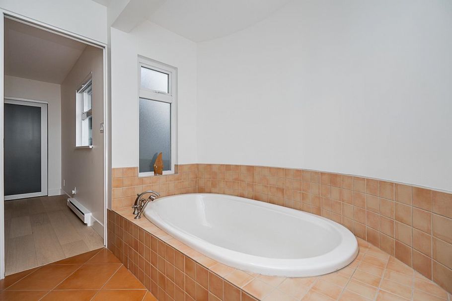 2240 York Avenue Vancouver, BC - 20