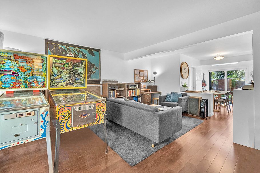 825 W 20th Street North Vancouver, BC - 12