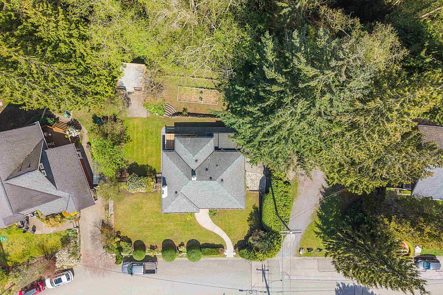 3894 Sunnycrest Drive North Vancouver, BC - 27