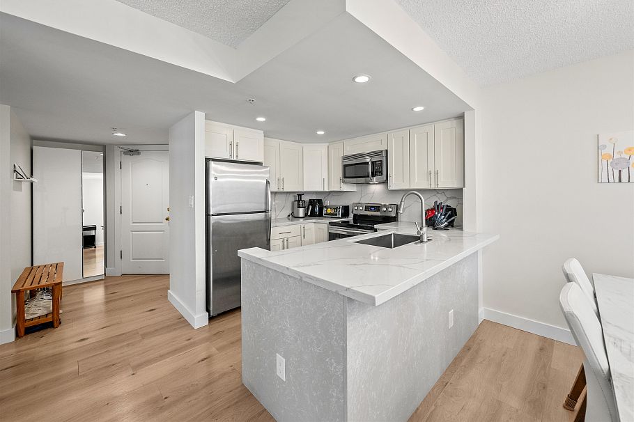 706 867 Hamilton Street Vancouver, BC - 3