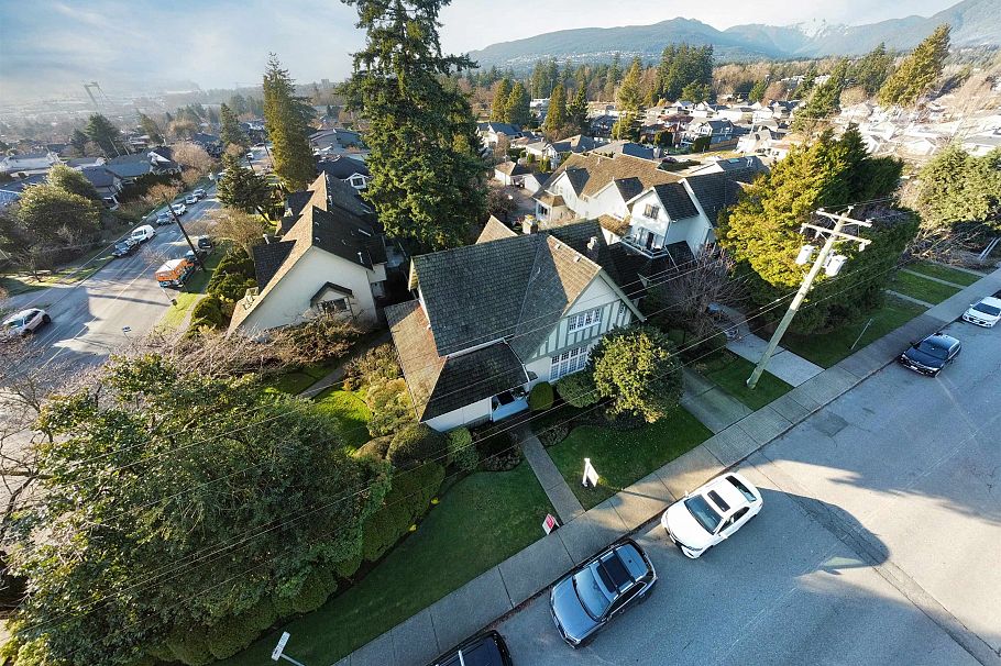 1509 Mahon Avenue North Vancouver, BC - 28