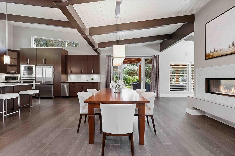 672 E St James Road North Vancouver, BC - 21