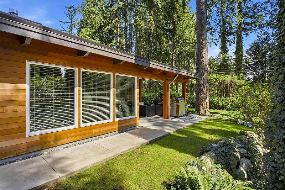 672 E St James Road North Vancouver, BC - 7