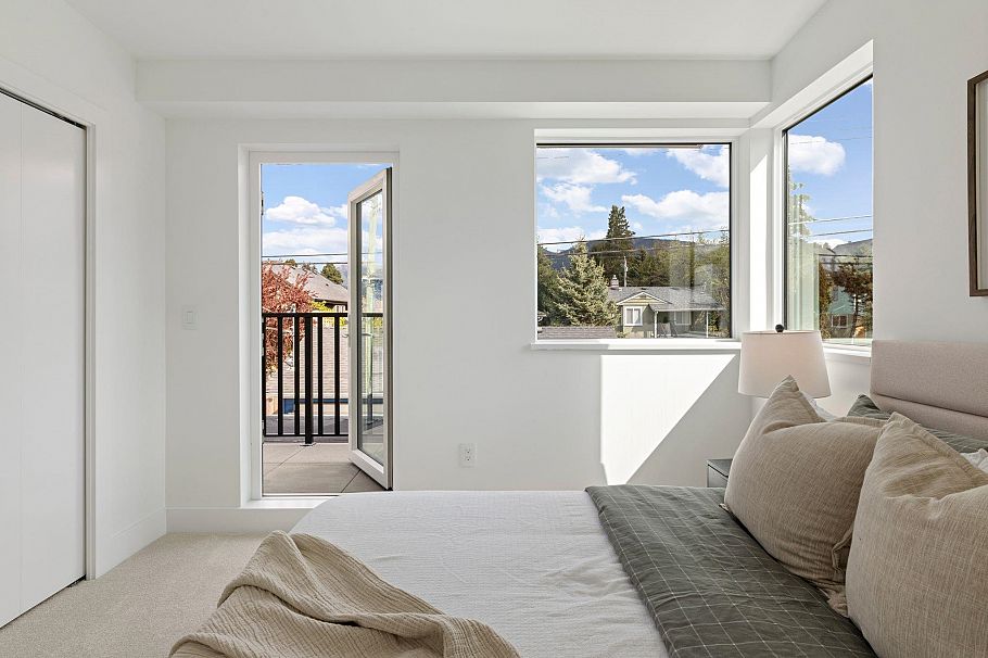 1 328 W 14th Street North Vancouver, BC - 13