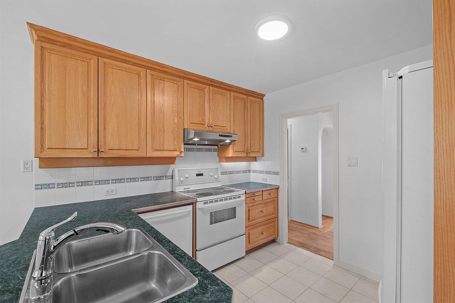 3894 Sunnycrest Drive North Vancouver, BC - 12